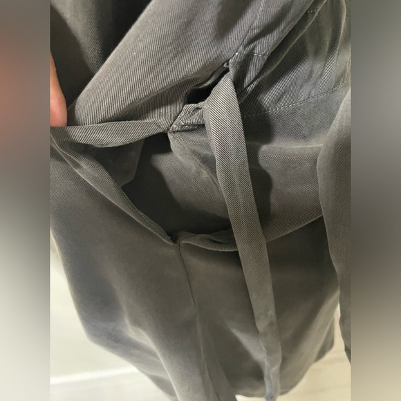 Laju Los Angeles Olive Green Tencel Longline
Waist Tie Jacket SZ Mediu… - Picture 5 of 7